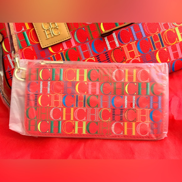 Carolina Herrera Vibrant CH luxury Shoulder Bag - Picture 12 of 16